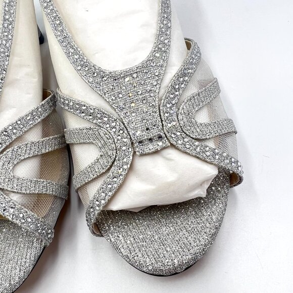 7W 7 WIDE WIDTH Touch Ups Womens Clara Silver‎ Kitten Heels Dress Sandals Shoes - Picture 4 of 15